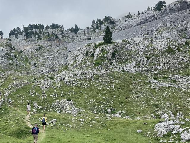 Randonnée en famille, direction le lapiaz de La Pierre Saint-Martin (Pyrénées béarnaises)