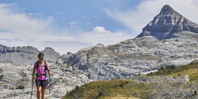 Sur le sentier Tête sauvage, une vue imprenable sur le pic d'Anie et les arres de La Pierre Saint-Martin