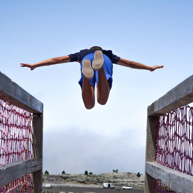 Tenter un saut en big air bag à la Pierre Saint-Martin (Pyrénées béarnaises)