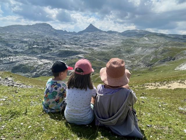 Balade en famille et vue sur le Pic d’Anie depuis l’Arlas à La Pierre Saint-Martin