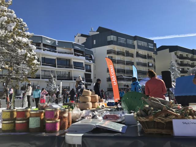 Marché I La Pierre Saint Martin (©othb) Di