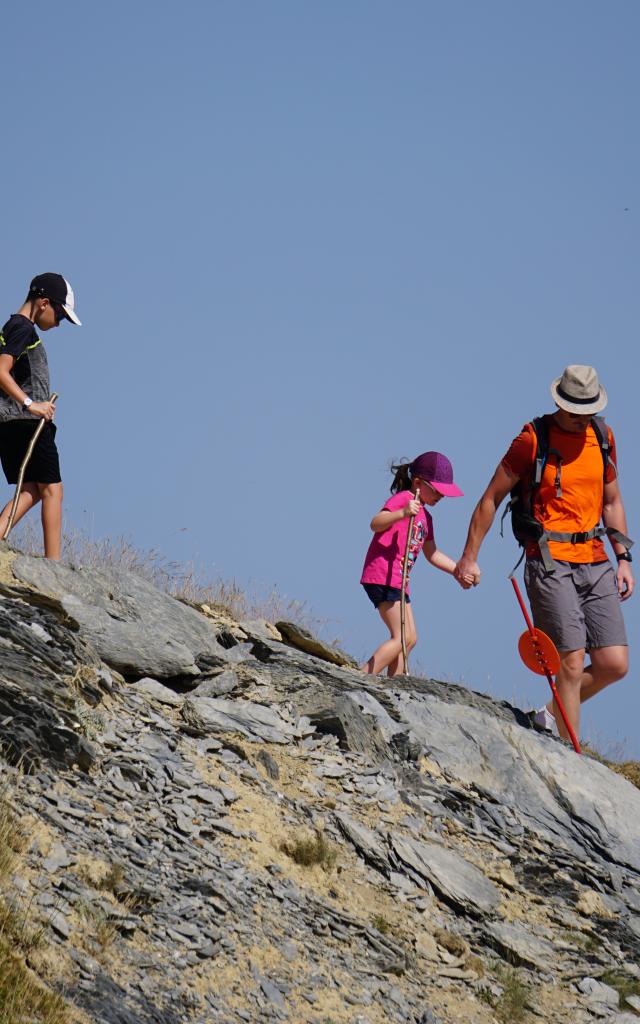 randonnée en famille sur les pentes du pic d'Arlas à la Pierre Saint-Martin (Pyrénées béarnaises