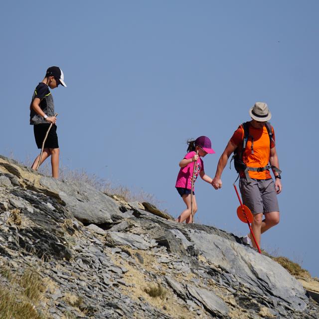 randonnée en famille sur les pentes du pic d'Arlas à la Pierre Saint-Martin (Pyrénées béarnaises