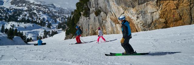 snow et ski en face du Pic d'Arlas sur le domaine de la Pierre Saint-Martin