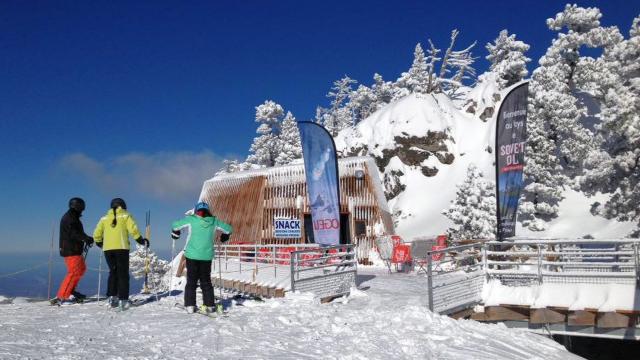 Bar-restaurant la Palombière situé en haut du télésiège 