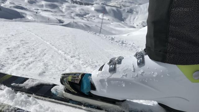 ski au pied pour la descente du boulevard des Pyrénées