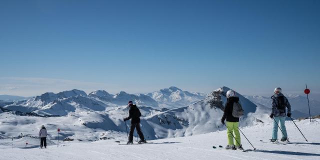 Descente du Boulevard des Pyrénées, piste bleue de 4,5 km à La Pierre Saint-Martin