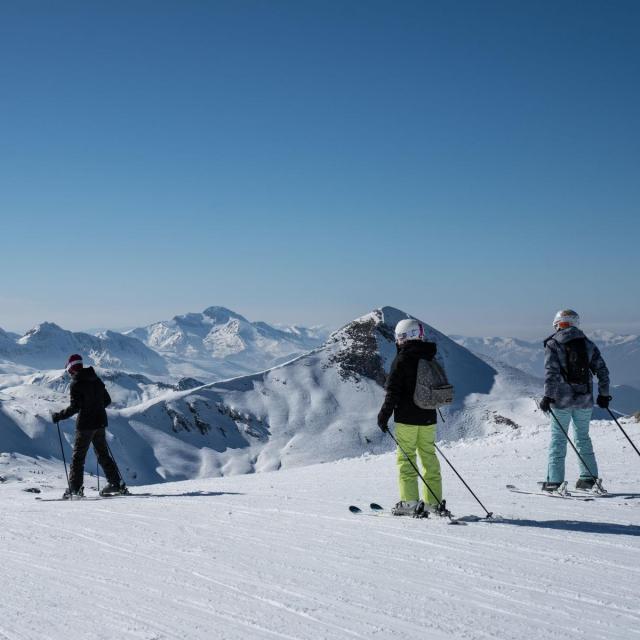 Descente du Boulevard des Pyrénées, piste bleue de 4,5 km à La Pierre Saint-Martin