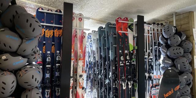 Location de skis adulte et enfant chez Locaski à La Pierre Saint-Martin