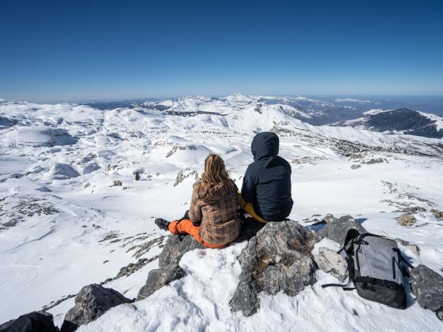 Pause ski avec vue à La Pierre Saint-Martin, station des Pyrénées