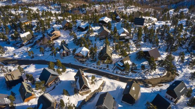 L'équipe du déneigement est présente tout l'hiver sur les routes d'accès de la station de La Pierre Saint-Martin