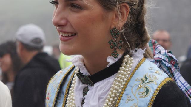 Les Roncalais revêtent leur costume traditionnel le 13 juillet à l'occasion de la Junte de Roncal