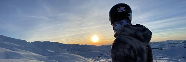 Sunset à La Pierre Saint-Martin, vue sur les sommets enneigés