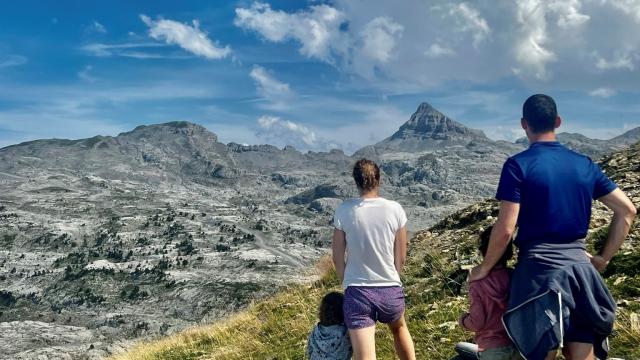 Vue à l'arrivée du télésiège de l'Arlas en été