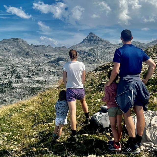 Vue à l'arrivée du télésiège de l'Arlas en été