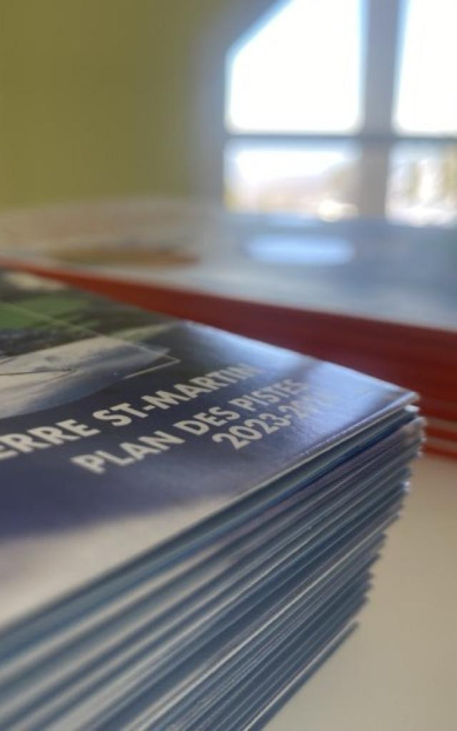 Brochures et plan des pistes disponibles à l'Office de Tourisme de La Pierre Saint-Martin