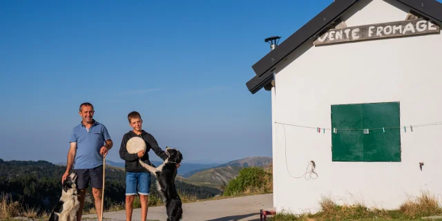 Les bergers passent l'été en famille dans la cabane de La Pierre Saint-Martin