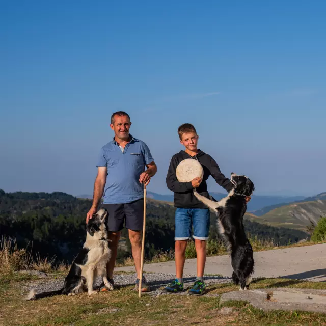 Les bergers passent l'été en famille dans la cabane de La Pierre Saint-Martin