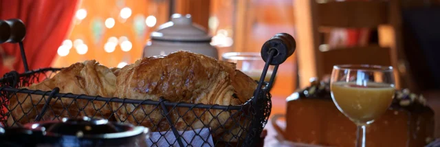 Service de livraison de petit déjeuner dans votre hébegrement en chalet à La Pierre Saint-Martin