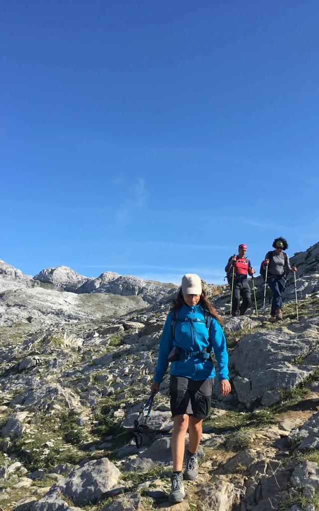 Les accompagnateurs en montagne des Pyrénées béarnaises vous guident jusqu'au Pic d'Anie, La Pierre Saint-Martin