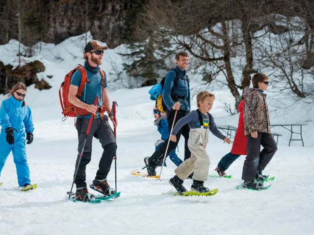 Découverte de la raquette à l'occasion de la journée des enfants trappeurs à l'espace nordique de La Pierre Saint-Martin